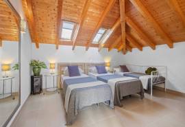 Albufeira Old Town – Investment property with two apartments and commercial studio Albufeira Old Town – Investment property with two apartments and commercial studio