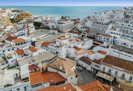 Albufeira Old Town – Investment property with two apartments and commercial studio Albufeira Old Town – Investment property with two apartments and commercial studio