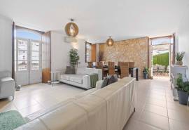 Albufeira Old Town – Investment property with two apartments and commercial studio Albufeira Old Town – Investment property with two apartments and commercial studio