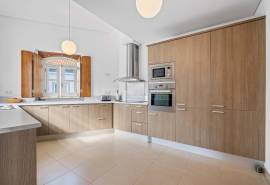 Albufeira Old Town – Investment property with two apartments and commercial studio Albufeira Old Town – Investment property with two apartments and commercial studio