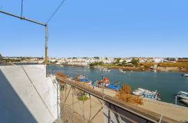 Tavira - Riverside property with commercial space & 3-bedroom apartment Tavira - Riverside property with commercial space & 3-bedroom apartment
