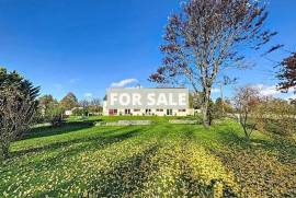 Detached Country House with Outbuildings