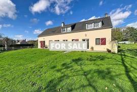 Detached Country House with Outbuildings