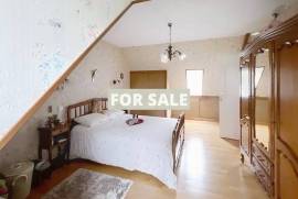 Detached Country House with Landscaped Garden