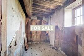 Detached Country House with Outbuilding