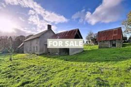 Detached Country House with Outbuilding