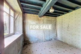 Detached Country House with Outbuilding