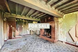 Detached Country House with Outbuilding