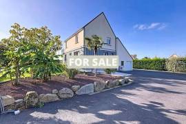 Detached Country House by the Coast