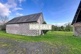 Detached Country House with Outbuilding
