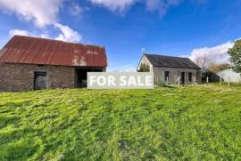 Detached Country House with Outbuilding