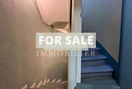 Property in Heart of Popular Small Rural Town