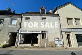 Property in Heart of Popular Small Rural Town
