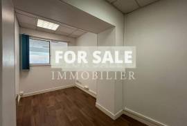 Property in Heart of Popular Small Rural Town