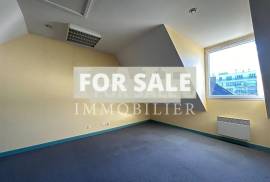 Property in Heart of Popular Small Rural Town