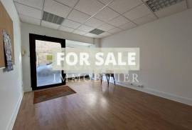 Property in Heart of Popular Small Rural Town