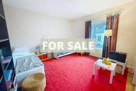 Town House in Coastal Resort Location