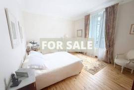 Town House in Coastal Resort Location