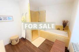 Town House in Coastal Resort Location