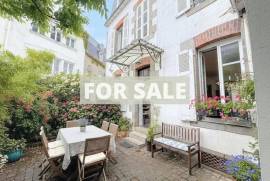 Town House in Coastal Resort Location