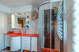 Detached house for sale in Riga, 422.00m2