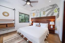 Casa Plumeria: Modern Elegance and Tropical Tranquility Near Tamarindo