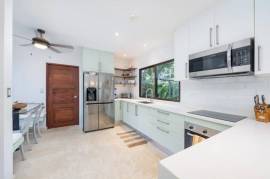 Casa Plumeria: Modern Elegance and Tropical Tranquility Near Tamarindo