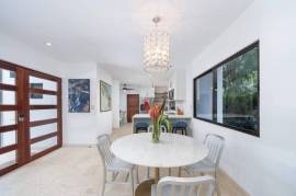 Casa Plumeria: Modern Elegance and Tropical Tranquility Near Tamarindo