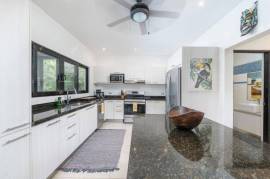 Casa Bosque: Modern 3-Bedroom Villa with Pool in Pacific Residences, Near Tamarindo