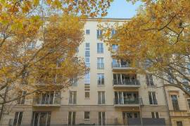 Kollwitzstplatz: 5-room Penthouse with Roof Terrace, Wasserturm & Skyline views Kollwitzstplatz: 5-room Penthouse with Roof Terrace, Wasserturm & Skyline views