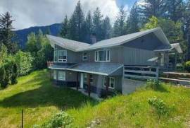Excellent 4 Bed Estate For Sale In Bella Coola British Columbia