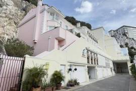 Beautiful 5 bedroom house in Sunset Close, Gibraltar
