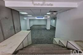 Loja / Estabelecimento Comercial em Almada, Cova da Piedade, Pragal e Cacilhas de 165,00 m²