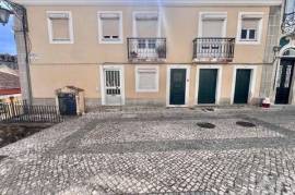 Prédio T12 em Caldas da Rainha - Nossa Senhora do Pópulo, Coto e São Gregório de 448,00 m²