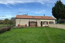 Country House 5 Minutes From Nanteuil-en-Vallee - €145,000