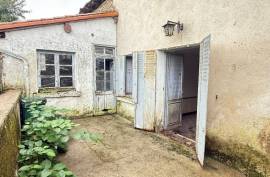 4-Bedroom House to Renovate in Pleuville - €15,000