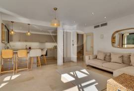 4 Bedrooms - Townhouse - For Sale