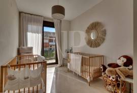 4 Bedrooms - Townhouse - For Sale