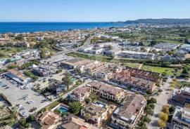 4 Bedrooms - Townhouse - For Sale