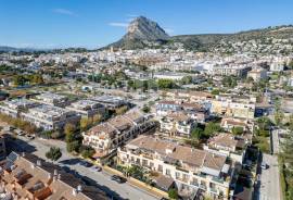 4 Bedrooms - Townhouse - For Sale