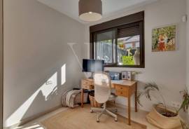 4 Bedrooms - Townhouse - For Sale