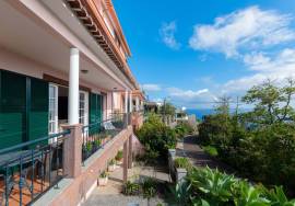 House - 3+1 Bedroom Apartment in Gaula with Sea Views House - 3+1 Bedroom Apartment in Gaula with Sea Views