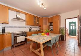 House - 3+1 Bedroom Apartment in Gaula with Sea Views House - 3+1 Bedroom Apartment in Gaula with Sea Views