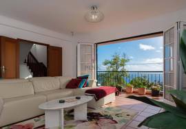 House - 3+1 Bedroom Apartment in Gaula with Sea Views House - 3+1 Bedroom Apartment in Gaula with Sea Views