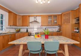 House - 3+1 Bedroom Apartment in Gaula with Sea Views House - 3+1 Bedroom Apartment in Gaula with Sea Views