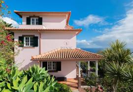 House - 3+1 Bedroom Apartment in Gaula with Sea Views House - 3+1 Bedroom Apartment in Gaula with Sea Views