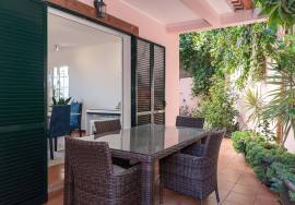 House - 3+1 Bedroom Apartment in Gaula with Sea Views House - 3+1 Bedroom Apartment in Gaula with Sea Views