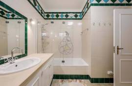 3 Bedroom Apartment with Generous Areas and Central Location in Portimão