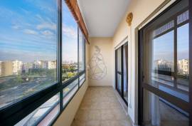 3 Bedroom Apartment with Generous Areas and Central Location in Portimão