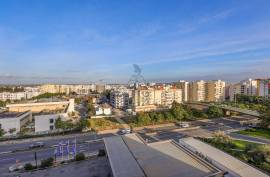 3 Bedroom Apartment with Generous Areas and Central Location in Portimão